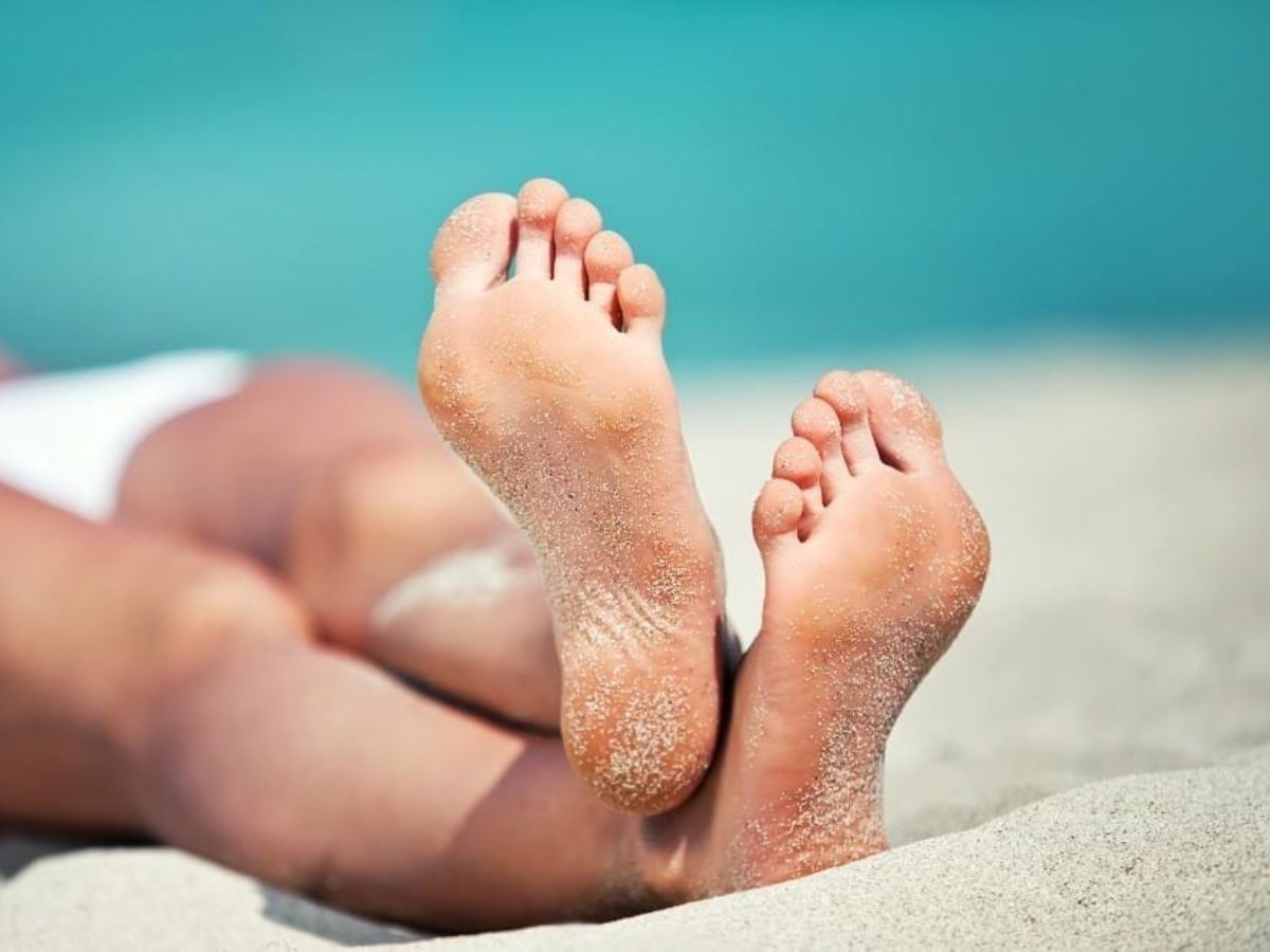 https://acpodiatry.com.au/wp-content/uploads/2021/02/summer-feet-on-the-beach-Ac-Podiatry-1200x900.jpg